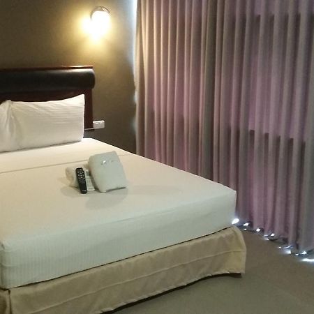 Win Hotel & Casino Talisay  Dış mekan fotoğraf