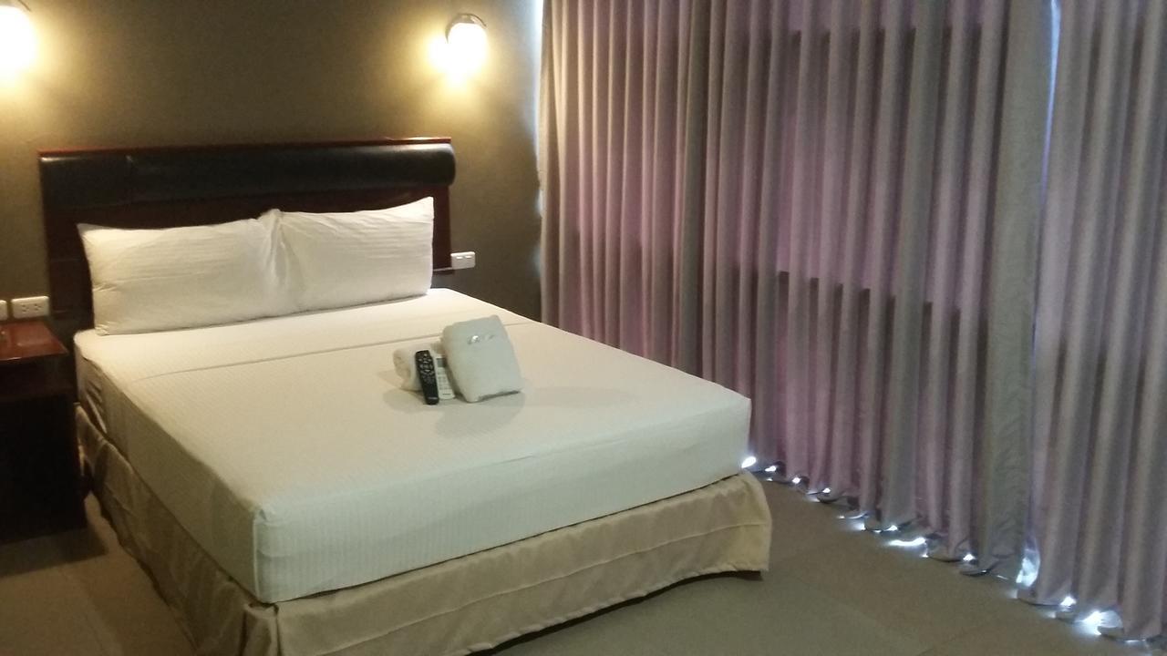 Win Hotel & Casino Talisay  Dış mekan fotoğraf