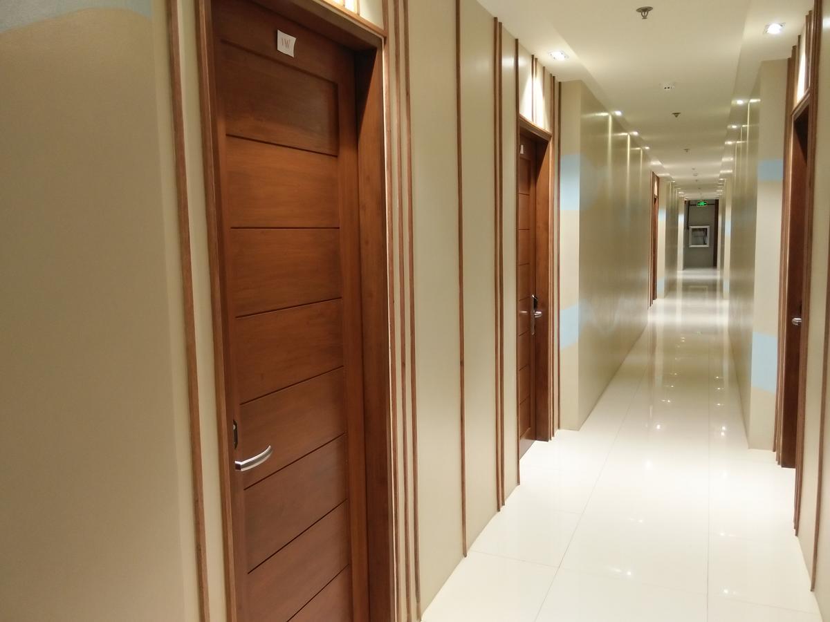 Win Hotel & Casino Talisay  Dış mekan fotoğraf