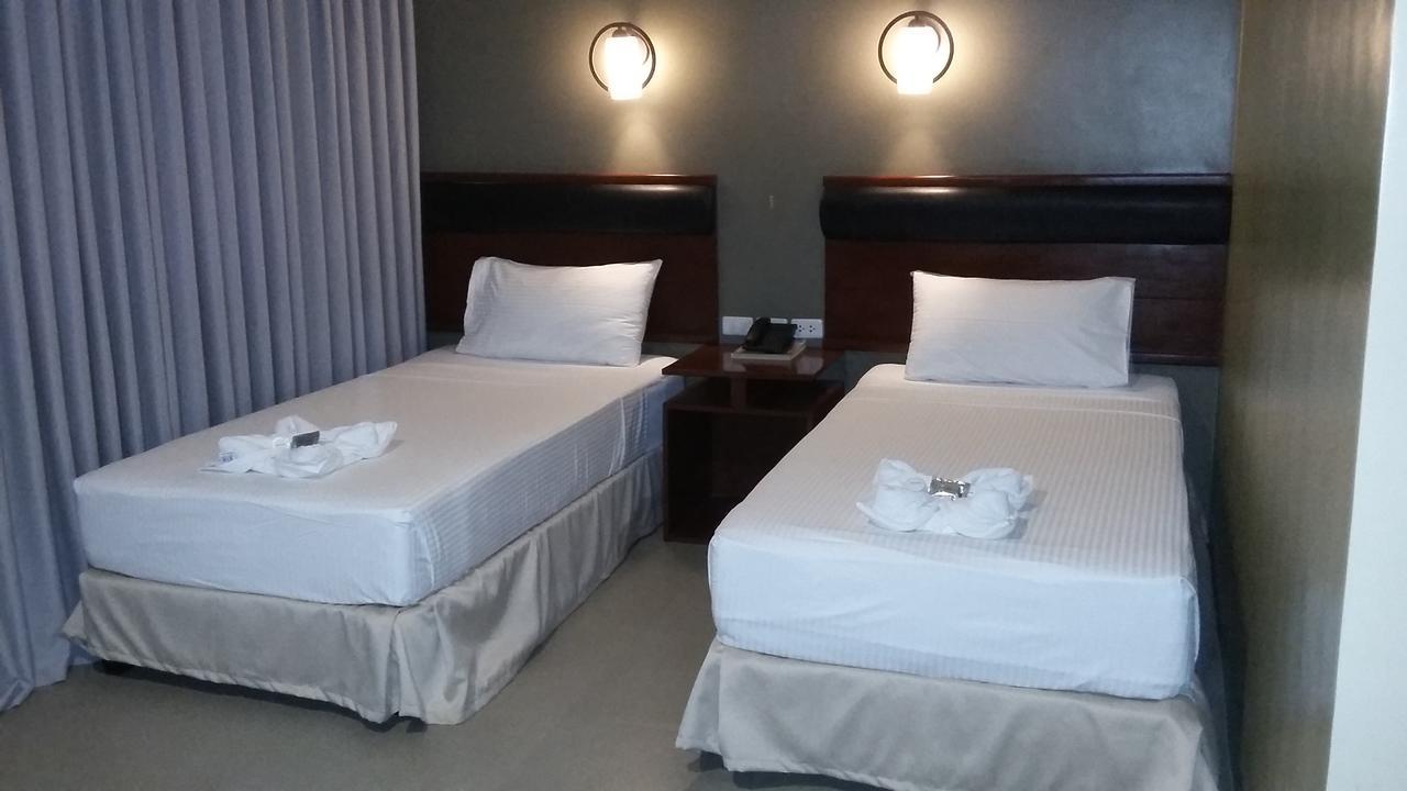 Win Hotel & Casino Talisay  Dış mekan fotoğraf